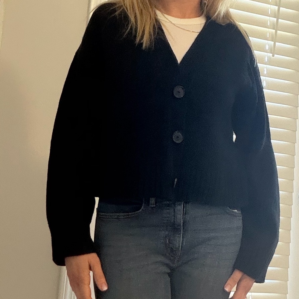 Gap Black Knit Cropped Cardigan | Small P | Like New - Picture 10 of 10